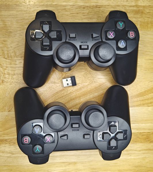 File:M8-8001100-Controllers.jpg